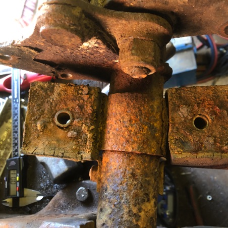 Suspension tube mount