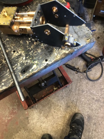 Setting up fastening the caps